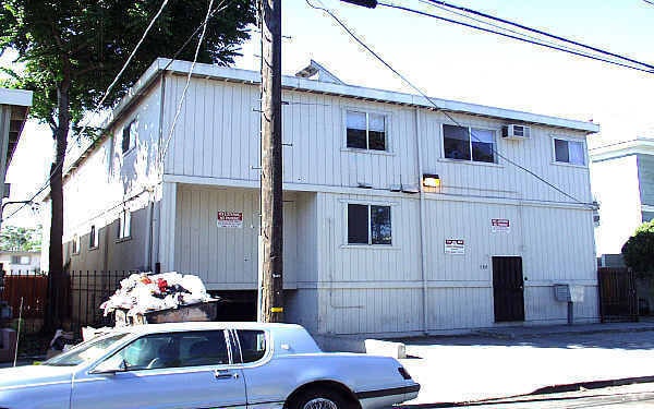 Building Photo - 330 E Poplar St