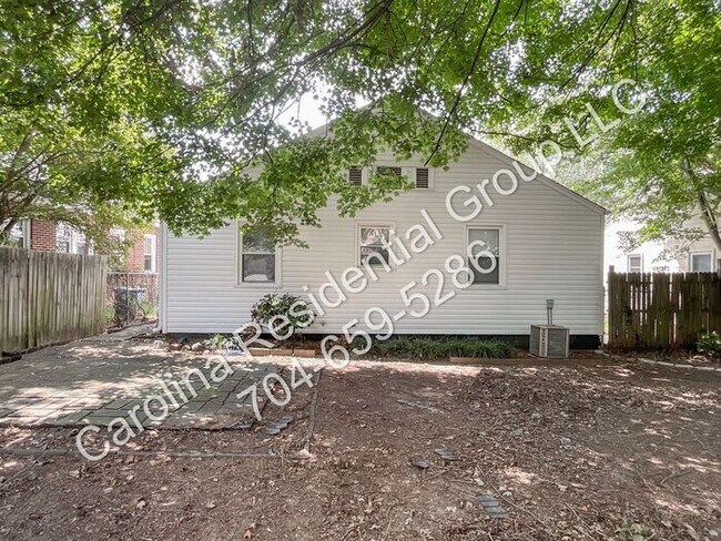 Building Photo - 426 Elm St