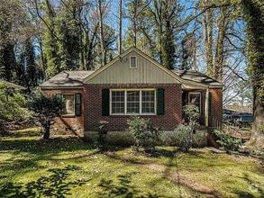 Building Photo - 1833 Ridgeland Dr