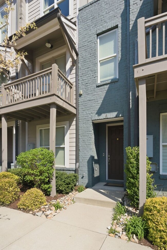 Foto del edificio - Wedgewood Houston Townhome