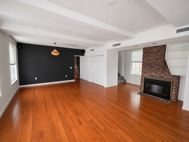 Photo - 122 Washington St Apartment