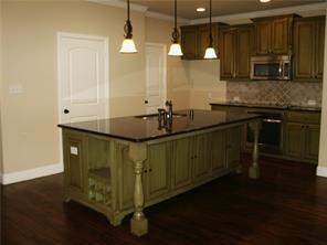 Foto del edificio - 512 Heath Ln