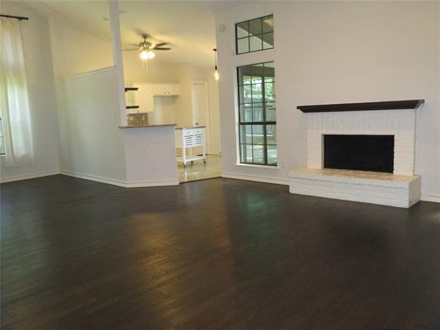 Building Photo - 2308 Crestmeadow St