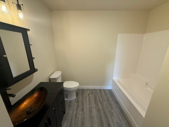 Building Photo - Valley View Estates C