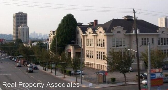 Building Photo - 5200 University Way
