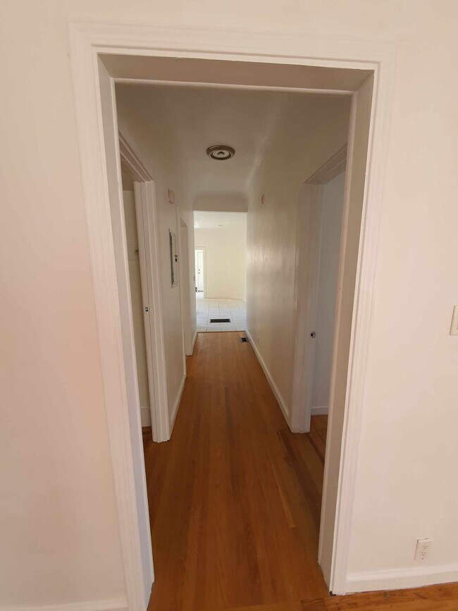 Foto del edificio - 627 E 15th St