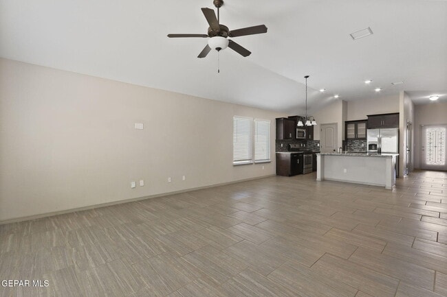 Building Photo - 14916 Tierra Coruna Ave