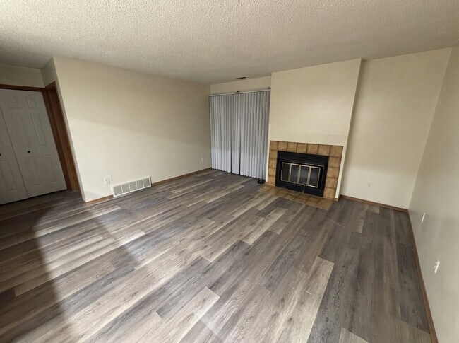 Foto del edificio - 1206 Firefly Cir