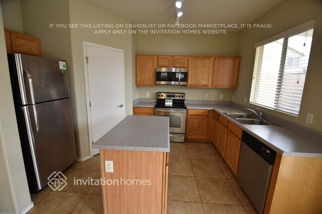 Building Photo - 2839 S Benton Cir