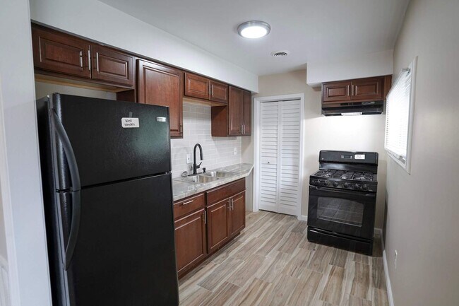 Building Photo - Fully Renovated 3-Bedroom Home  Move-In Re...