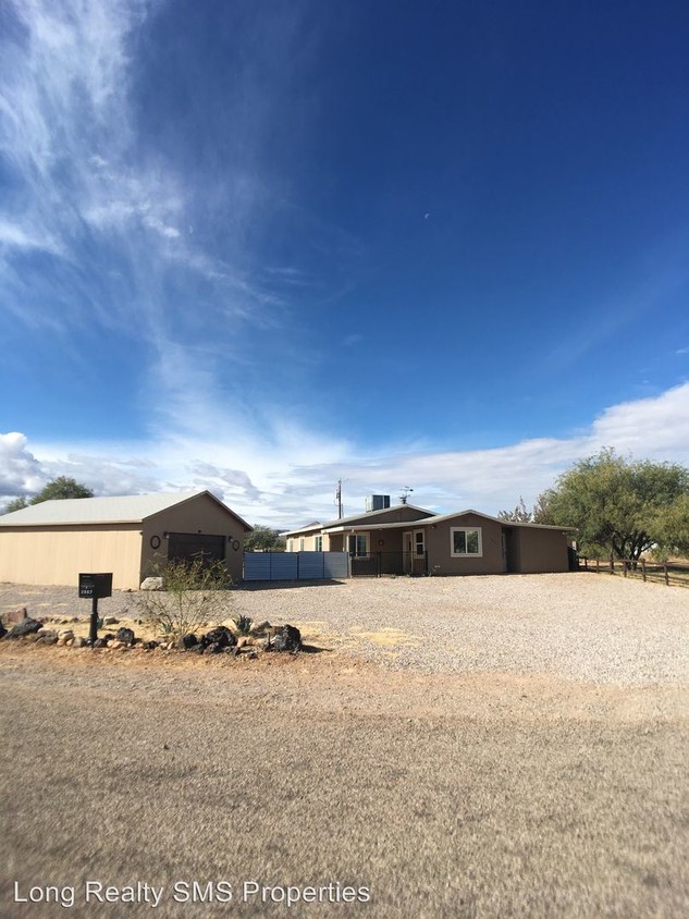 Primary Photo - 4 br, 2 bath House - 2567 N Calle Segundo