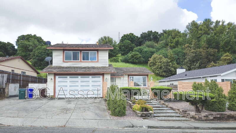 Primary Photo - 322 Falcon Way