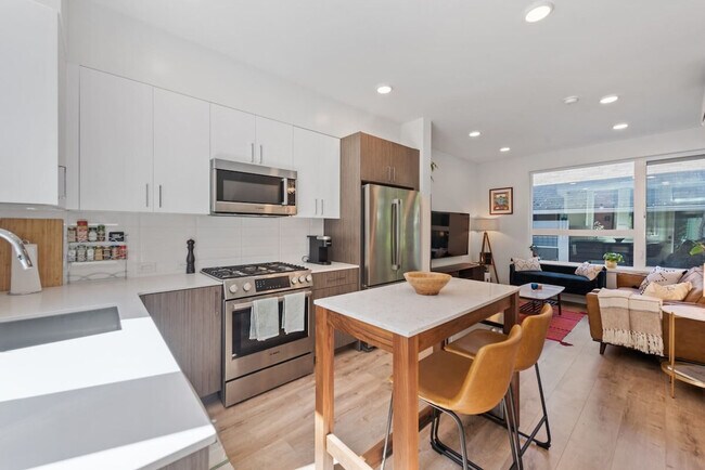 Foto del edificio - 422 10th Ave E