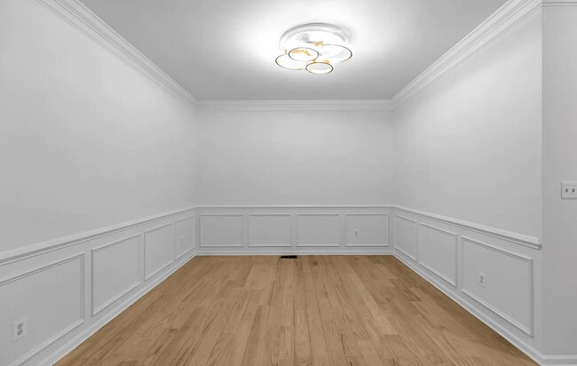 Building Photo - 7 Patriot Hill Dr