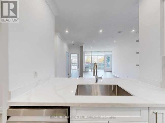 Photo du bâtiment - 520 Steeles Ave W