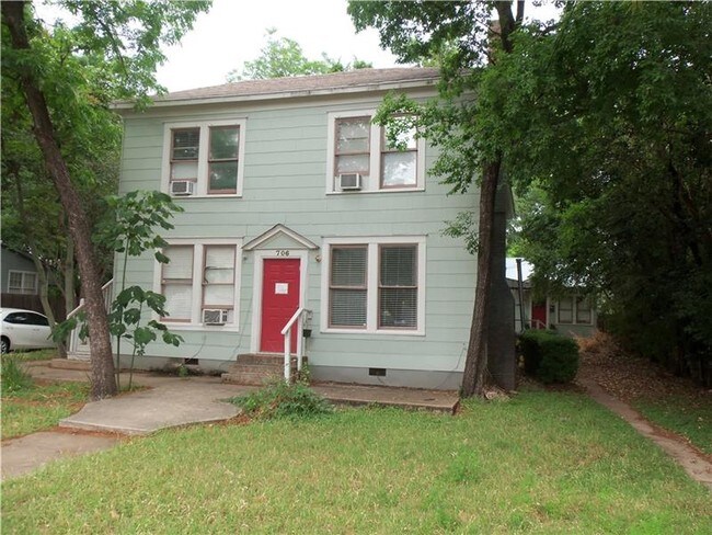 Foto del edificio - 706 W 32nd St