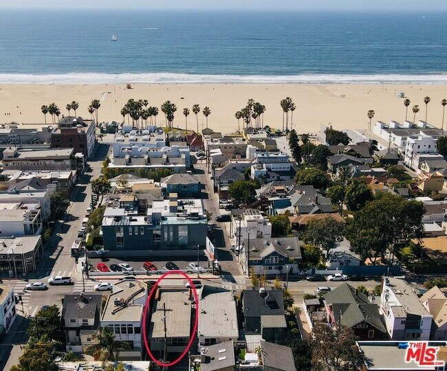 A block from the beach! - 818 Pacific Ave