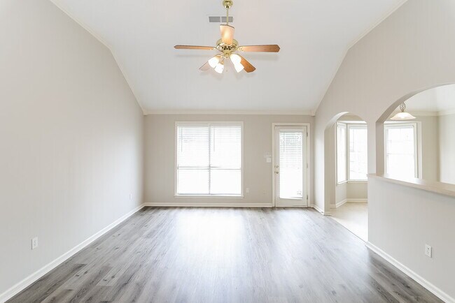 Foto del edificio - 8607 Brer Fox Cove