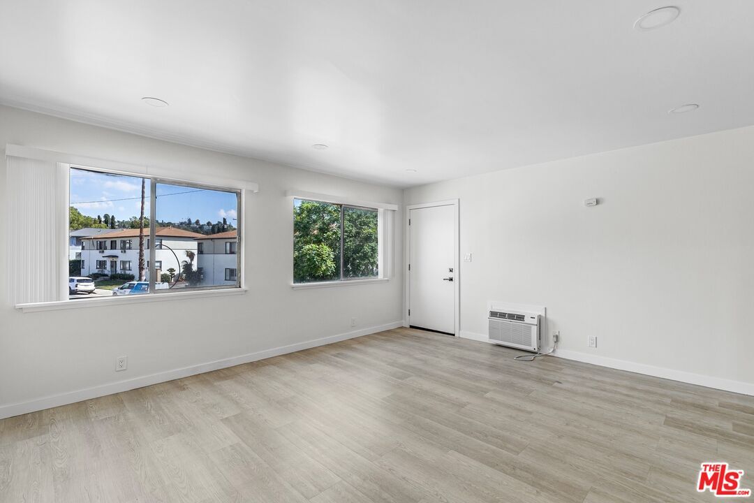Foto principal - 129 S Avenue 64