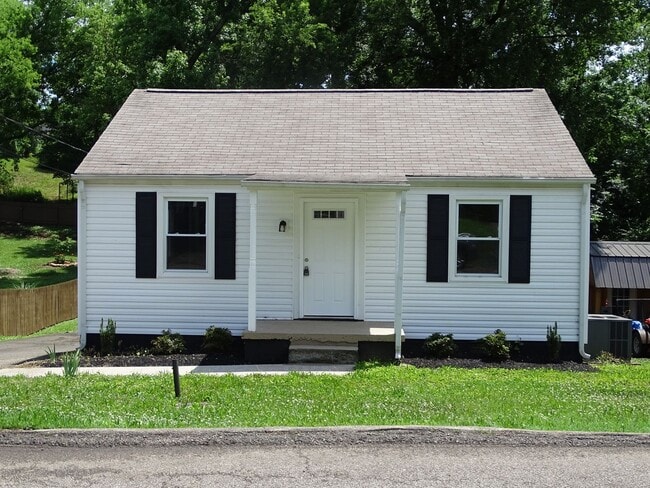 2 Bedroom 1 Bathroom in South Knoxville - 2 Bedroom 1 Bathroom in South Knoxville House