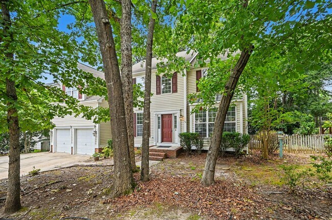 Foto del edificio - 1203 Fairfax Woods Dr