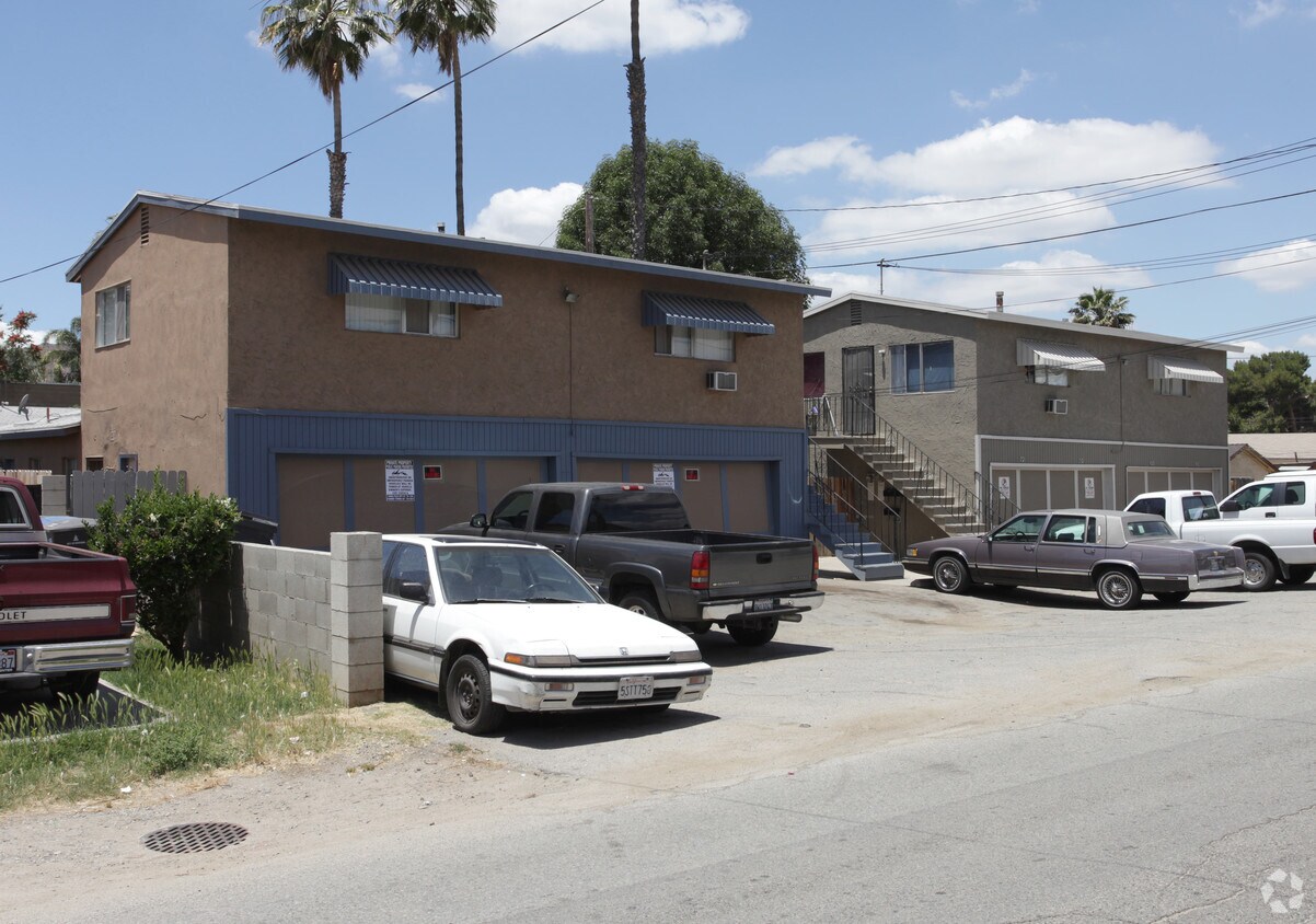 Primary Photo - 4758-4768 Mitchell Ave