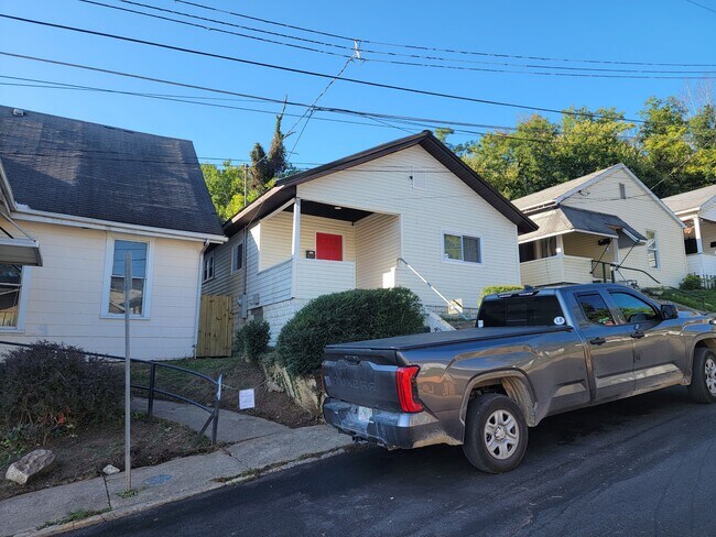Foto del edificio - 1003 Hendrix Ave