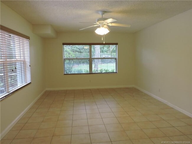Foto del edificio - 2865 SW Lakemont Pl