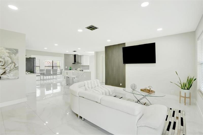 Foto principal - 400 NW 20th St