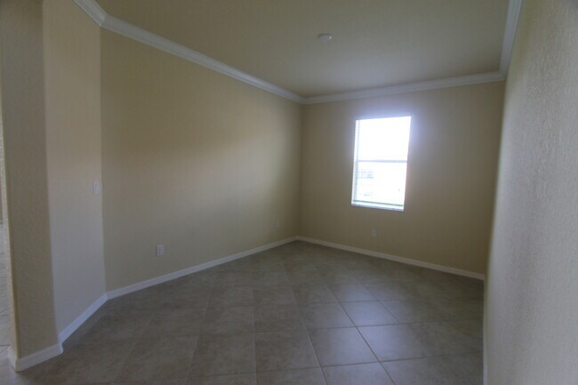 Building Photo - **NEW PHOTOS COMING SOON*** REFLECTION LAKES **  4 BED / 3 BATH / 2 CAR GARAGE - ANNUAL RENTAL**