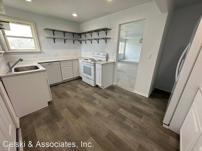 Building Photo - 3 br, 1 bath House - 33 Jean St
