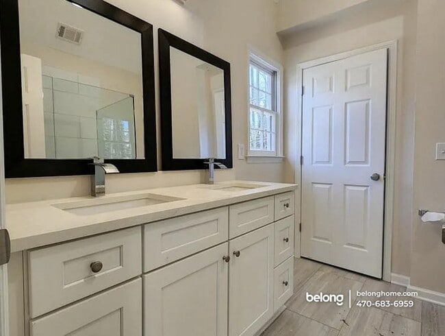 Building Photo - 2485 Zachary Woods Dr NW