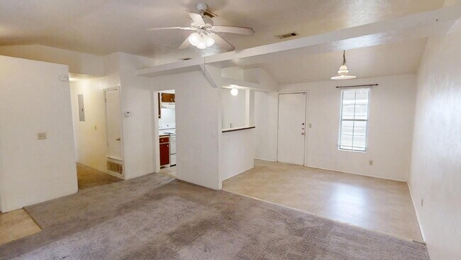 Foto del edificio - "Charming 3-Bed, 2-Bath Home in Copperas C...