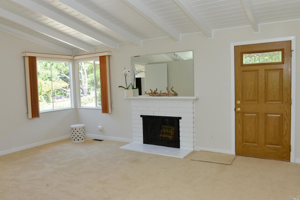 710 hilary drive tiburon Primary Photo - 710 Hilary Dr