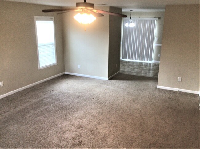 Foto del edificio - 4030 Tarrant Trace Cir