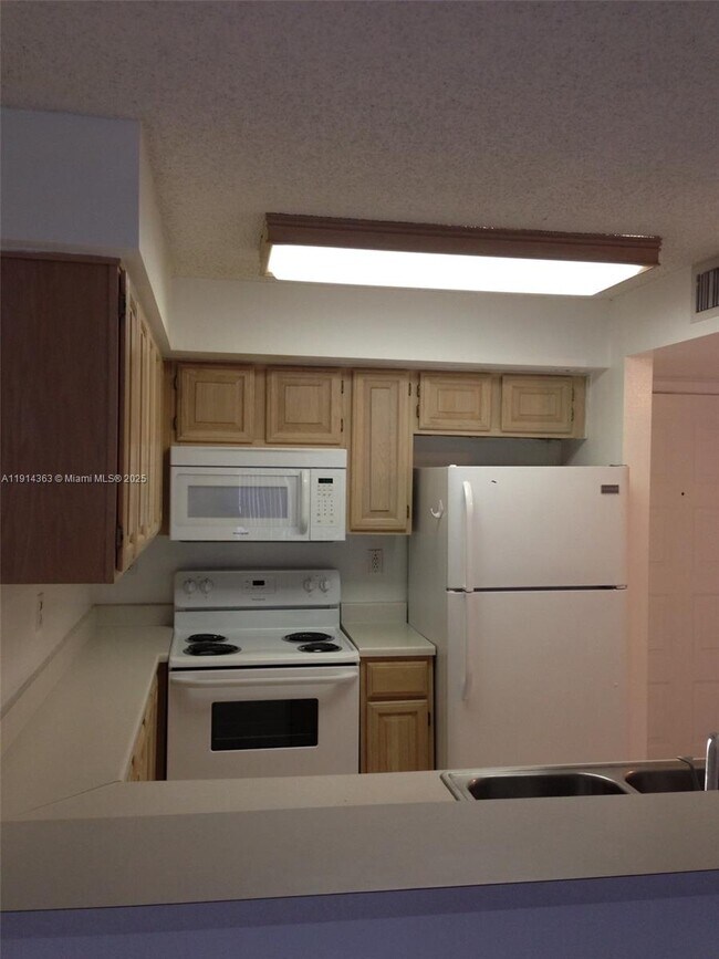 Foto del edificio - 1280 S Alhambra Cir