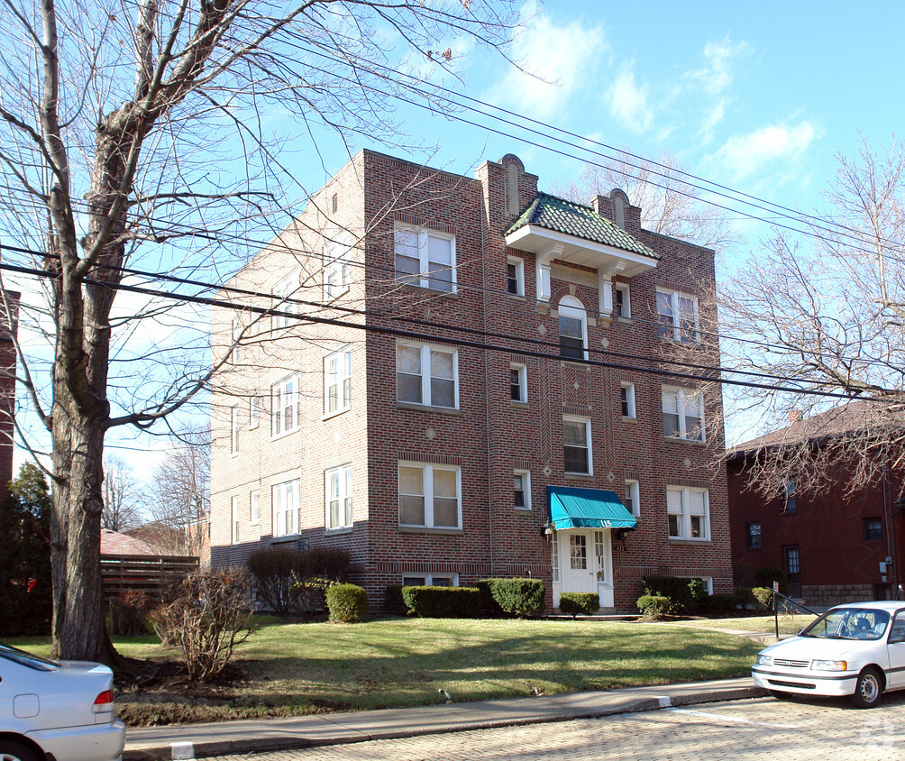 Primary Photo - DELAFIELD APARTMENTS