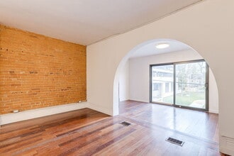 Building Photo - 276 Avenue Rd