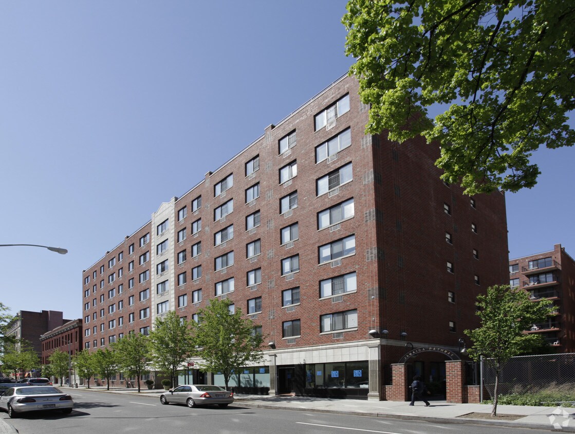 Building Photo - Yorkside Towers II