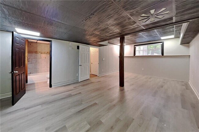 Foto del edificio - 6035 Stone Wood Dr NW