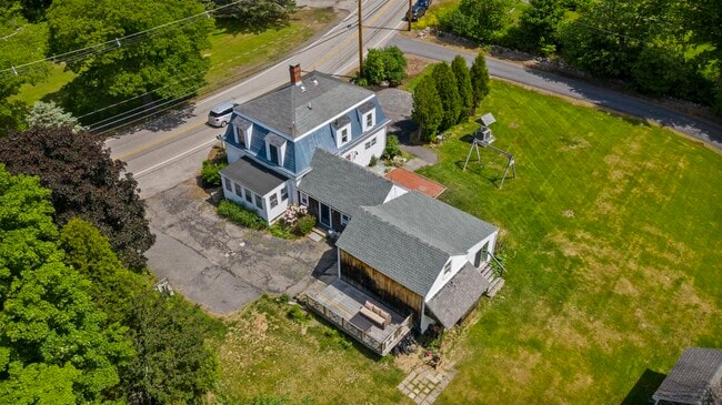 Foto del edificio - 404 Sagamore Rd