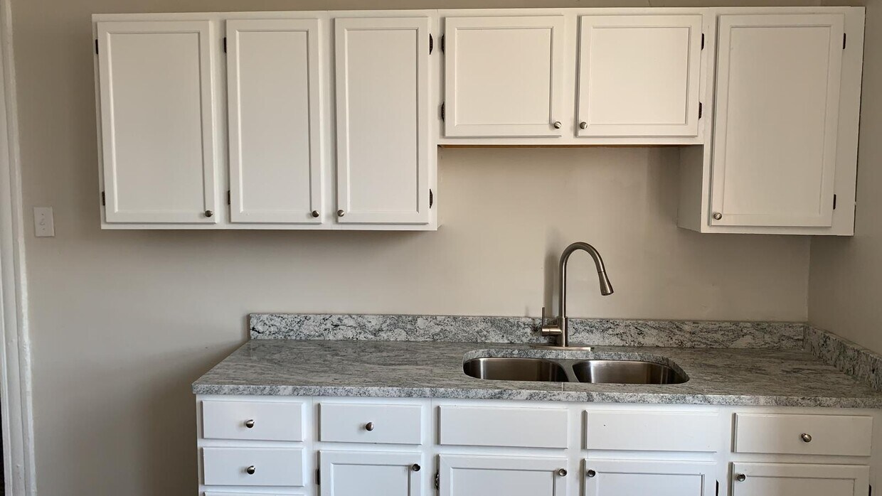 Foto principal - 671 Glenwood Ave