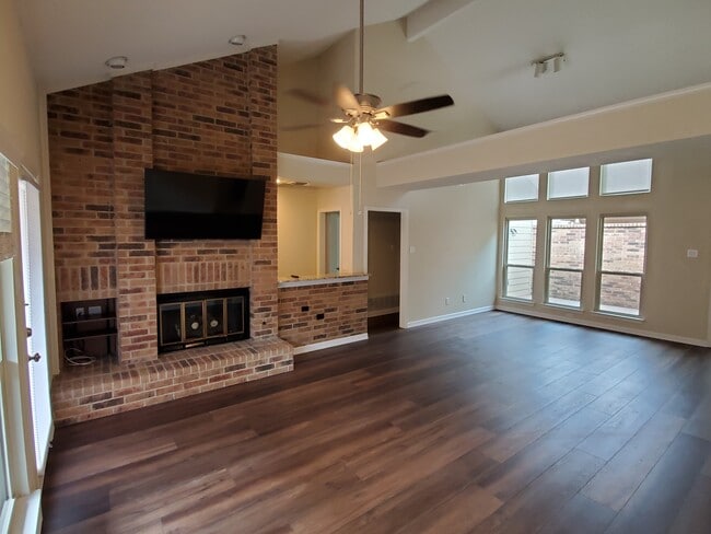 Foto del edificio - 4424 Windhaven Ln