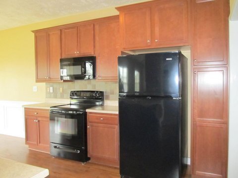 Building Photo - Beautiful 4 Bedroom Home with Spacious Backyard!