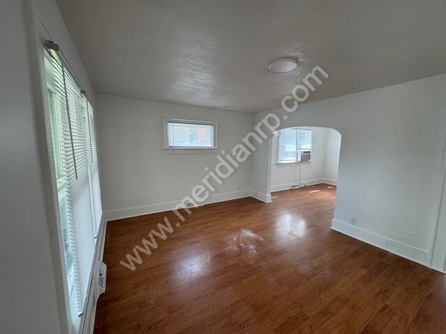 Foto del edificio - 3934 Webster St