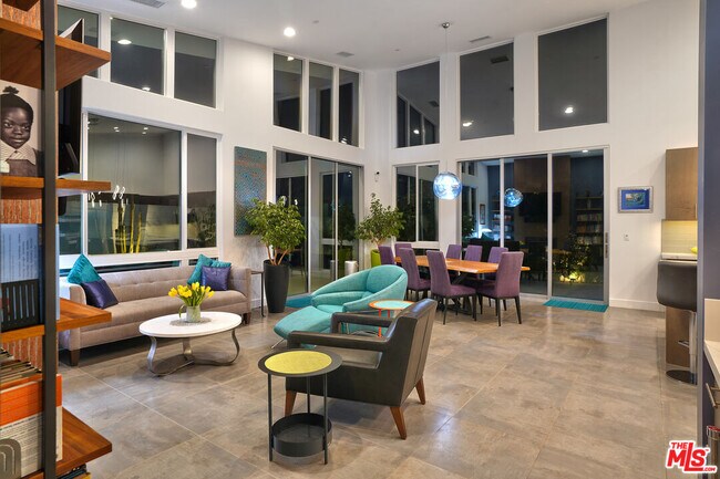 Foto del edificio - 4271 Amber Ln