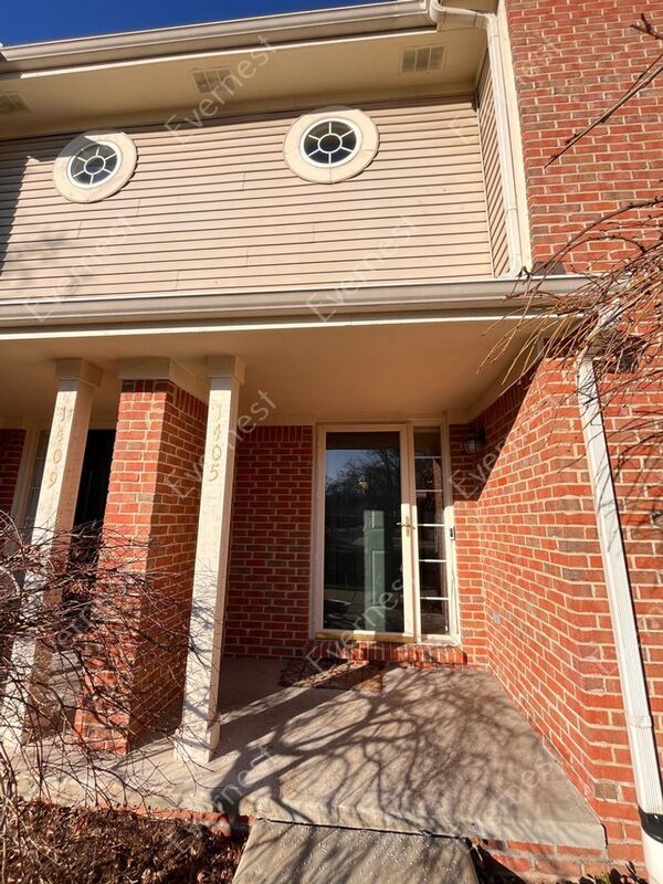 Building Photo - 1405 Anne Dr
