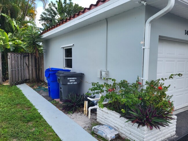 Foto del edificio - 1419 N 16th Ct