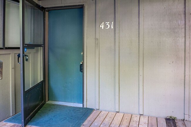 Foto del edificio - 431 Stonewood Dr
