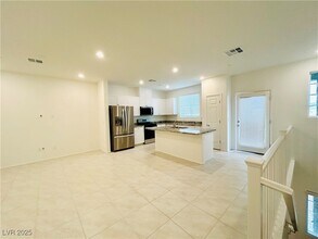 Building Photo - 1163 Heliodor Ave